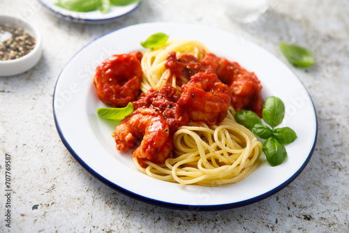 Spaghetti with shrimps and spicy sauce