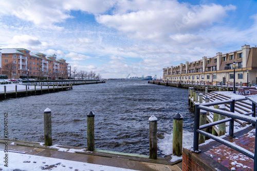 Фотография The Water in the Norfolk Freemason District With Condo Buildings After a Snow St