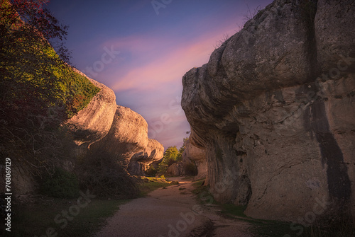 paseo al amanecer por la ciudad encantada de cuenca