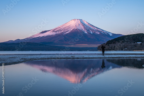山中湖から逆さ富士 © 文明 金本