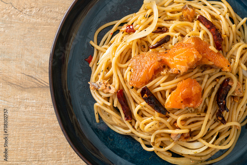 stir-fried spaghetti with salmon and dried chilli photo