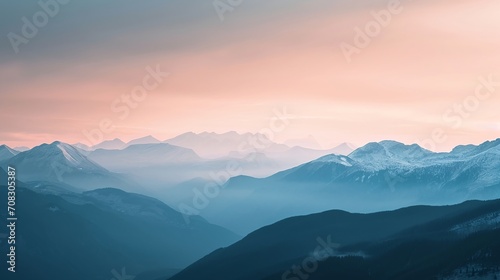 Winterzauber in den Bergen: Schneebedeckte Gipfel © Jibber 