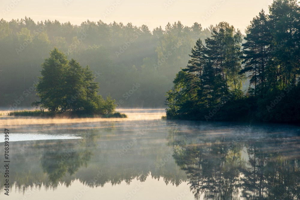 Fotografie Sunrise on the lake