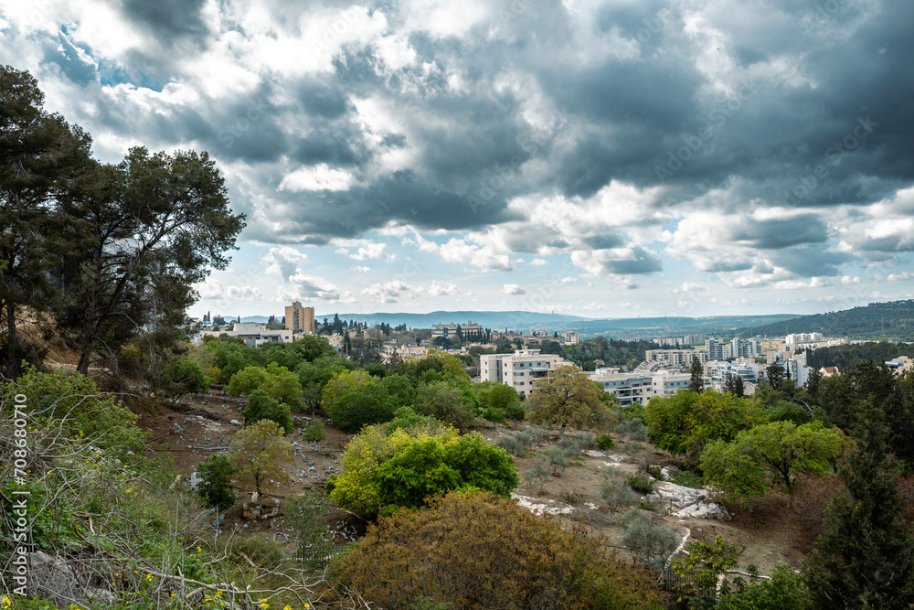 Φωτογραφία View of the city of Migdal Ha Emek, Migdal Haemek in northern Israel