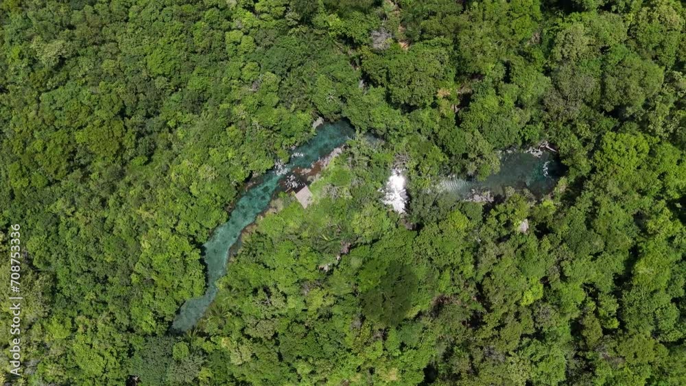 Bonito MS Capital do ecoturismo brasileiro, águas cristalinas vista do alto, com região de árvores e mata do tipo da mata atlântica brasileira, Mato grosso do Sul, turismo, paisagem
