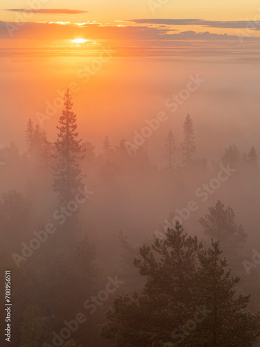 Sun rising above the sea of fog © Esa