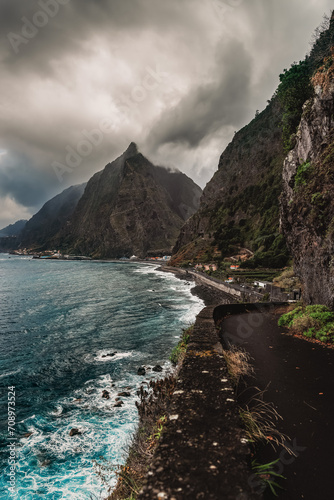 Küstenstraße auf der Insel Madeira