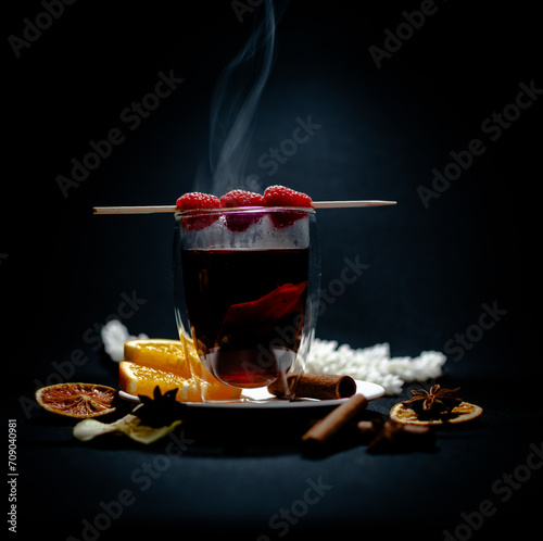 Winter tea with raspberries and citrus © Joanna