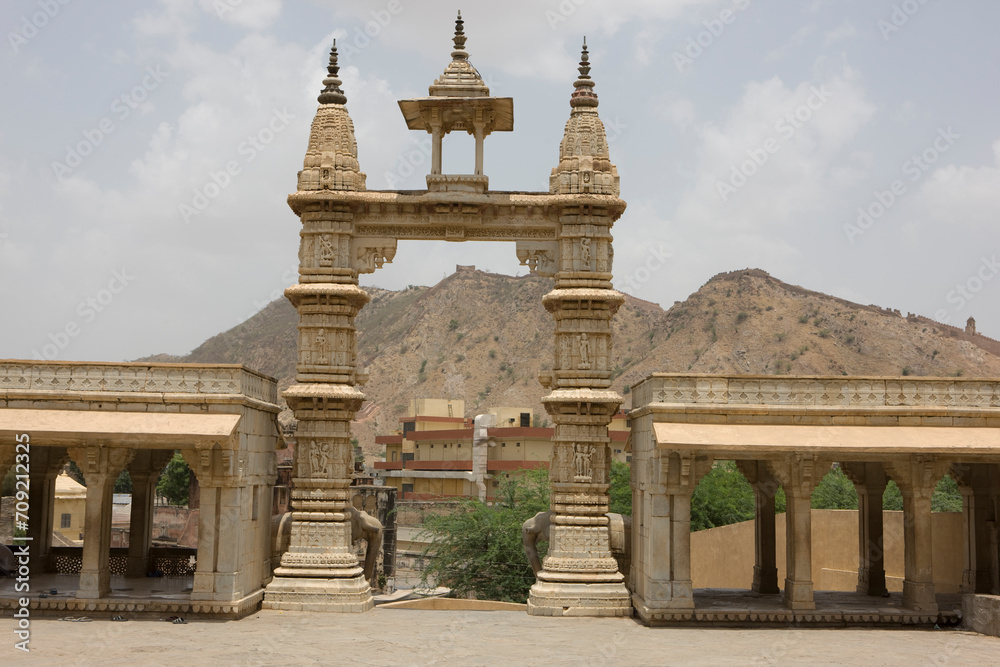 Fototapeta premium India Jaipur Amber Fort view on a sunny autumn day.