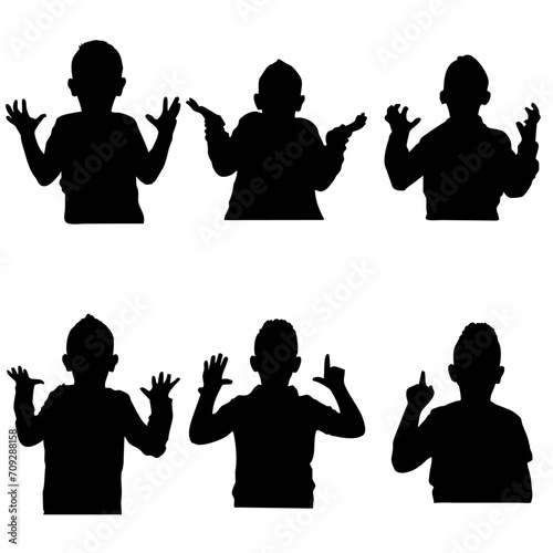 Niños haciendo gestos photo