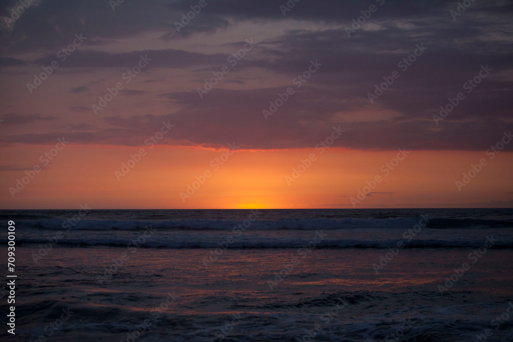 Beautiful Sunset over the ocean horizon, Kona Hawaii Beautiful Sunset over the ocean horizon, Kona Hawaii