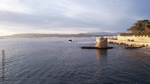 Plage des Ondes à Antibes au coucher de soleil - alpes maritimes