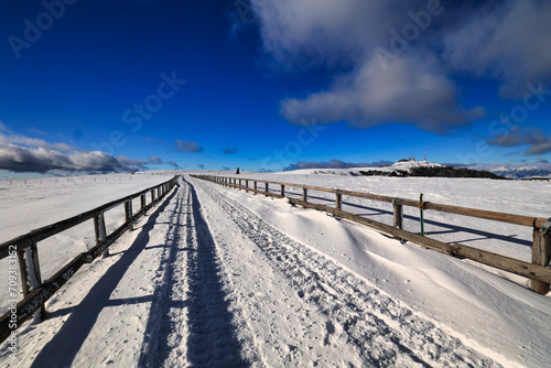 冠雪の美ヶ原高原 © Taka Mountain