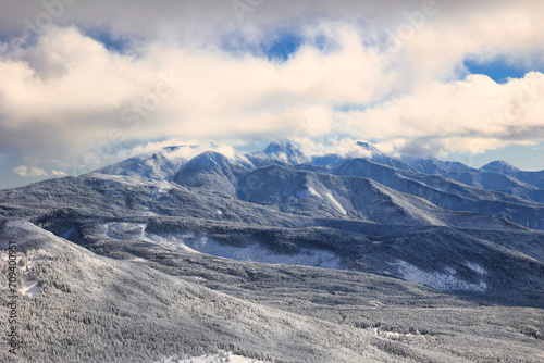 冠雪の八ヶ岳連峰 © Taka Mountain