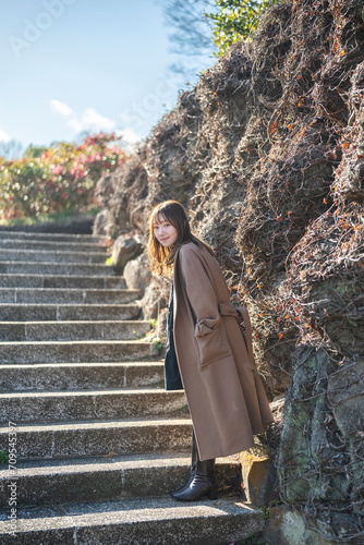 公園にいる女性