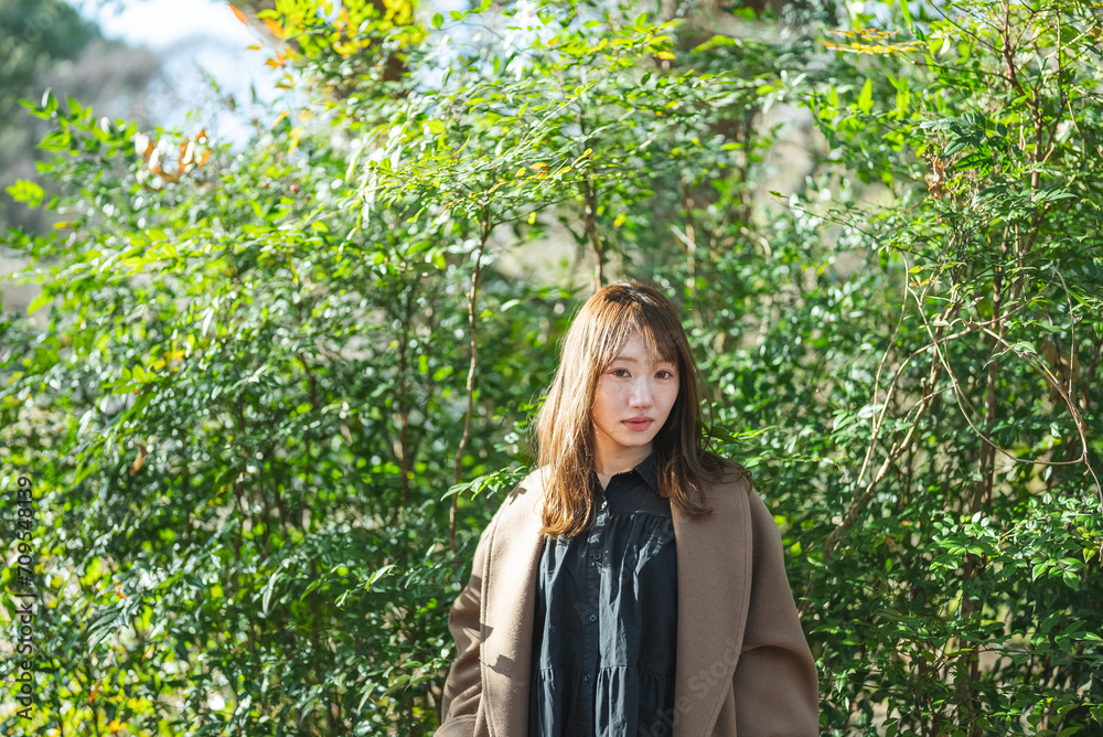 自然の中にいる女性 自然の中にいる女性