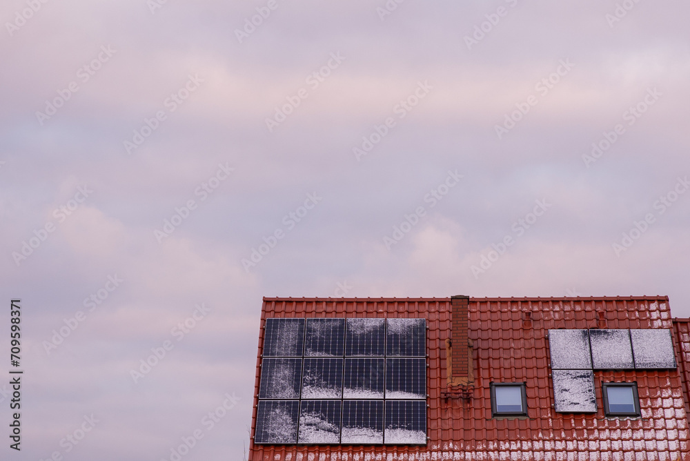 snow on photovoltaic panels, reduction of electricity production in winter