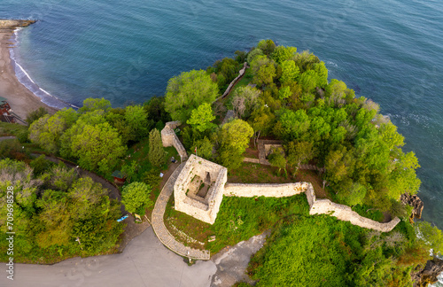 The Ceneviz Castle was built on a cliff located between two bays, 2.5 kilometers west of Düzce Akçakoca District in turkey.