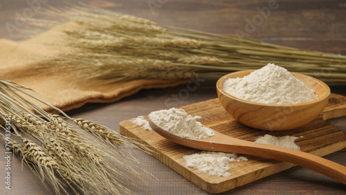 小麦粉と小麦の穂 photo