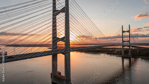 Cuadro en lienzo Sunrise view of the Dames Point Bridge in Jacksonville, Florida.