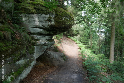 Felsen am Wanderweg Kirkeler Felsenpfad photo