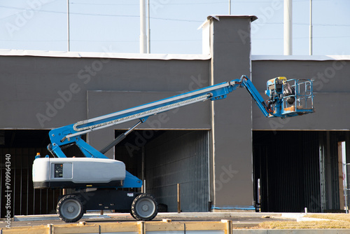 telescopic platform crane machine lift hydraulic outdoor job metal