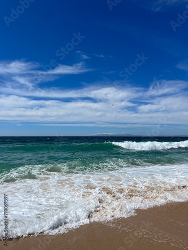 Waved ocean, blue ocean horizon, seascape horizon background, natural ocean view © Oksana