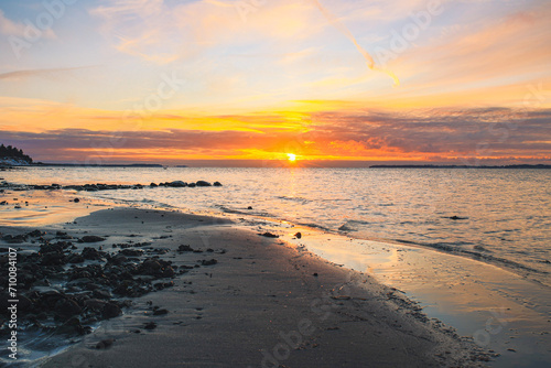 Wallpaper Mural Sonnenuntergang am Meer Blauer Himmel Torontodigital.ca