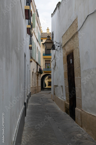 narrow street © mareguera