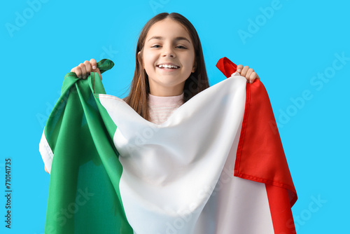 Little girl with flag of It...