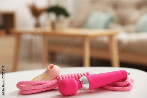 Vibrators with rope on tabl...