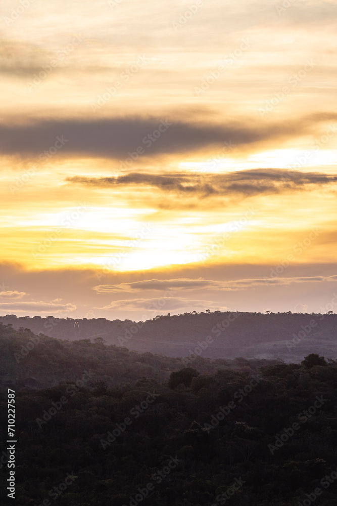 pôr do sol na cidade de Paracatu, Estado de Minas Gerais, Brasil