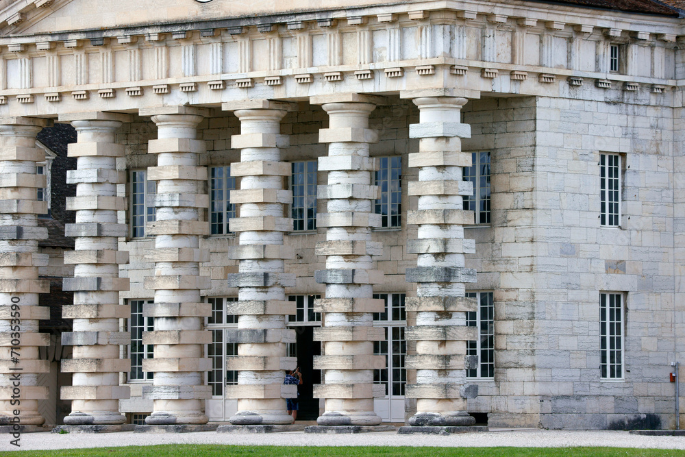 Φωτογραφία The Saline royale of Arc-et-Senans is a former factory for the production of salt, built at the instigation of King Louis XV