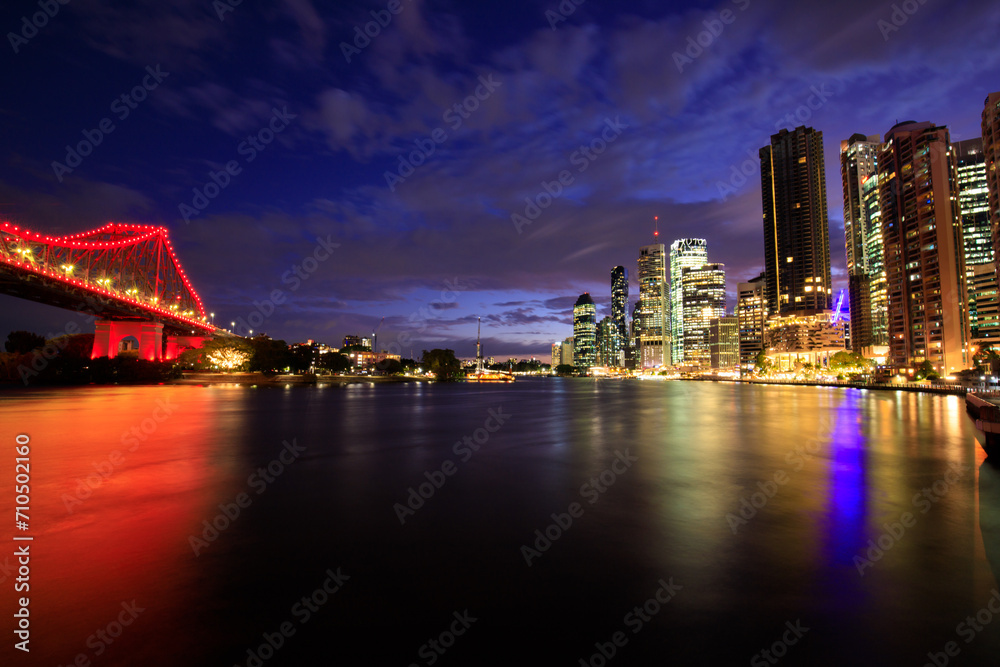Brisbane’s Nighttime Elegance: A Symphony of Lights and Architecture