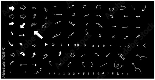 シンプルな手書きの矢印のセット
