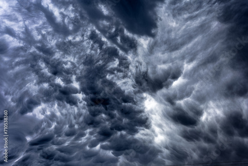 Ciel nuages avant cyclone Belal, île de la Réunion 