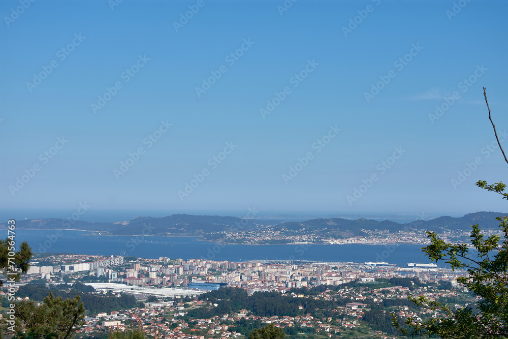 Panorámica de la ciudad de Vigo vista desde los montes de Beade 