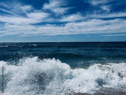 Waved ocean  blue ocean horizon  seascape horizon background  natural ocean view