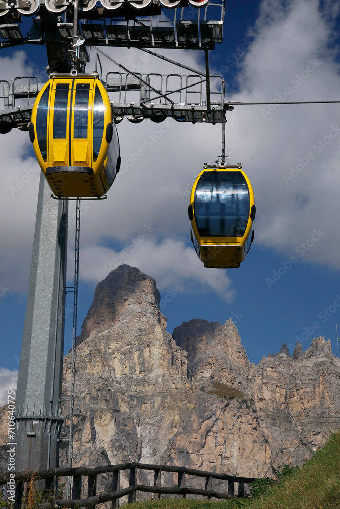 Φωτογραφία Seilbahn Col Alto in Alta Badia, Gadertal, Corvara, Dolomiten, Italien, Europa