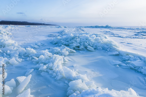 Foto Landscape with frozen Baltic Sea on a sunny winter day