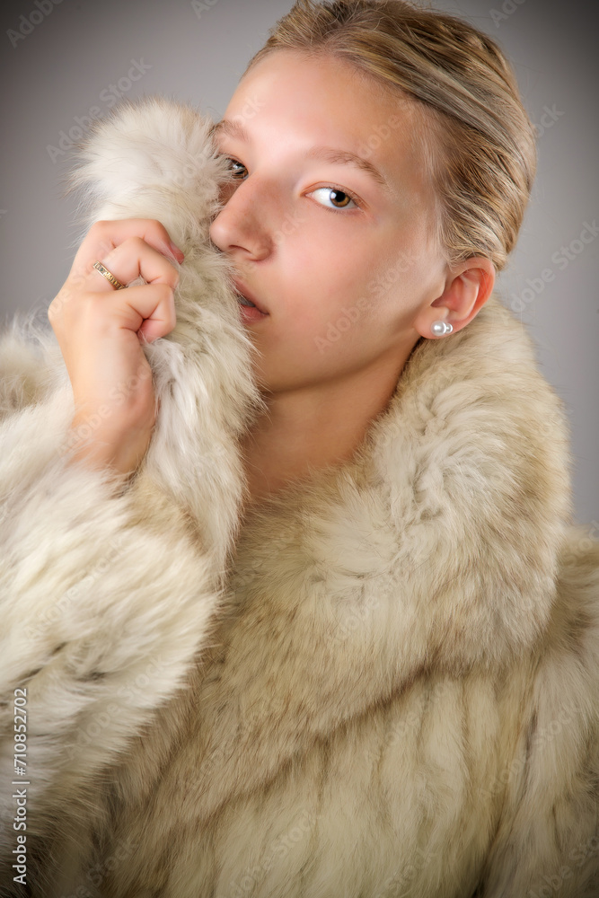Beautiful Blond Young Model extremely pretty face Beautiful Blond Young Model extremely pretty face