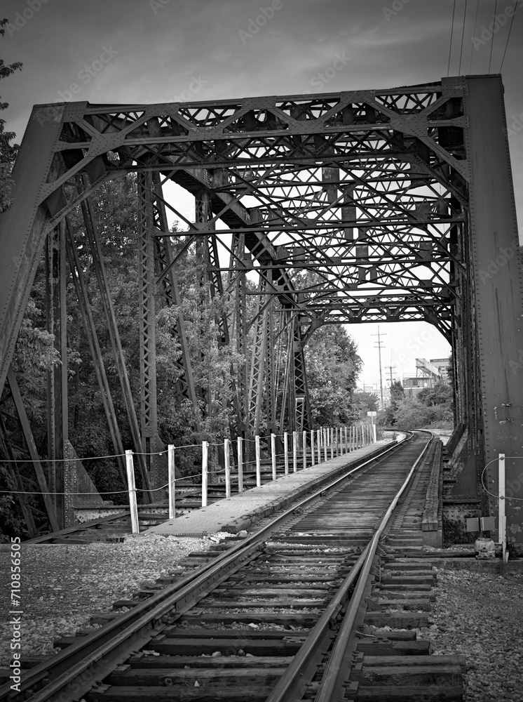 Fototapeta premium OLD RAILWAY BRIDGE over the Ohio River in Evansville Indiana