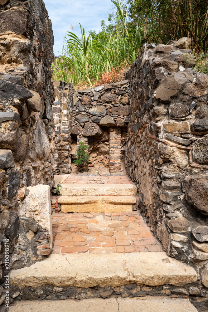 les ruines du vieux monastère dans l'ancienne capitale du Cap Vert en Afrique occidentale
