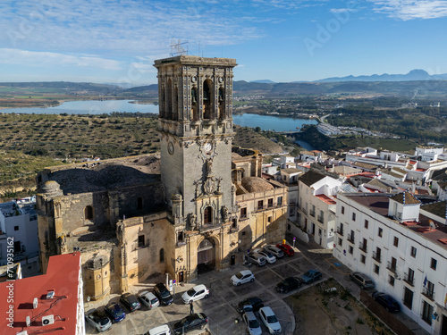 vista aérea del bonito pueblo de Arcos de la Frontera en la provincia de Cádiz, España