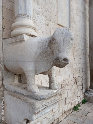 Basilica San Nicola, dettaglio architettonico in pietra. Bari, Europa photo