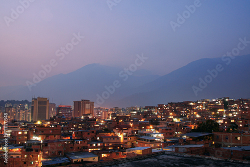 Fotografi Atardecer en Petare barrio peligroso, caracas venezuela