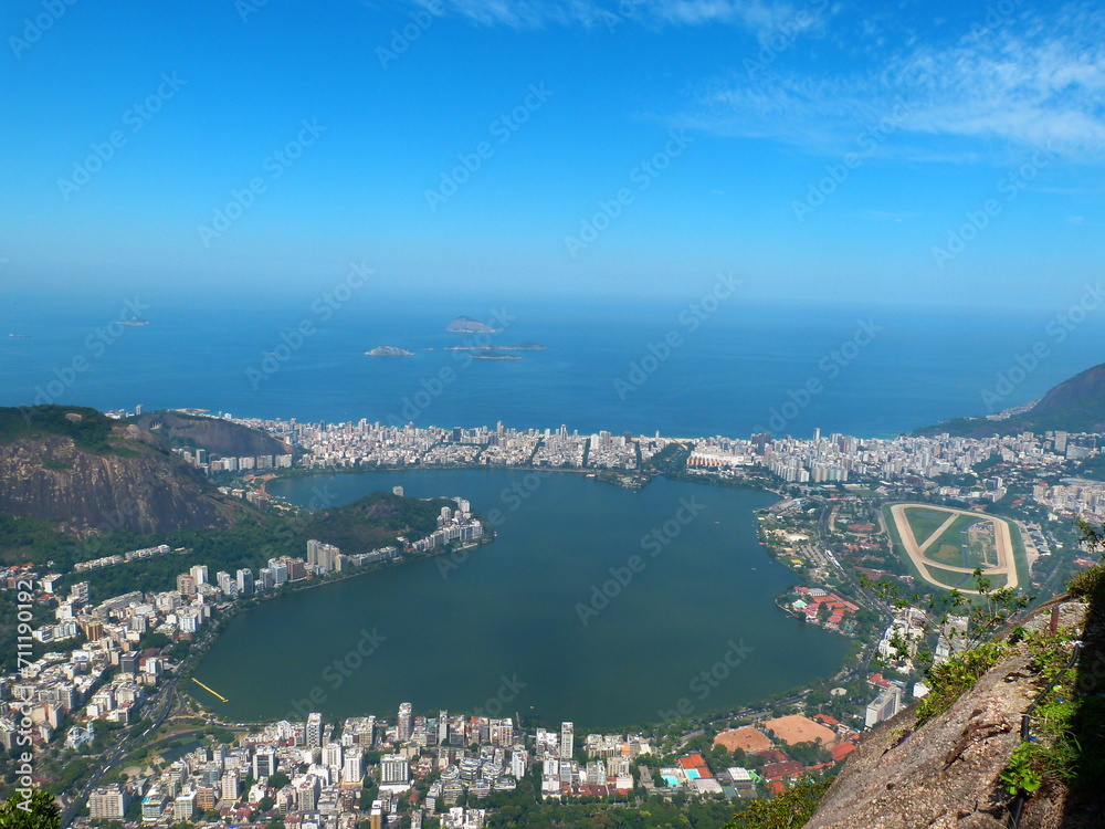 laguna en rio de janeiro desde el aire