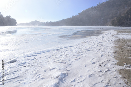 冬の湯ノ湖 © ニコプロ