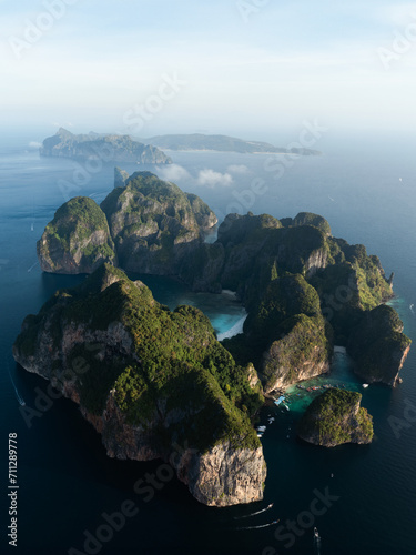 Obraz na płótnie Stunning aerial view of Ko Phi Phi Lee, a ring of steep limestone hills surrounding Maya Bay with Phi Phi Don in the distance. Phi Phi Islands, Andaman Sea, Krabi, Thailand. w salonie