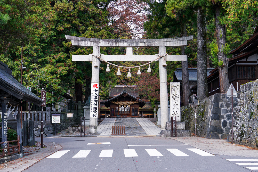 鳥居 諏訪大社下社春宮(長野県諏訪市) 鳥居 諏訪大社下社春宮(長野県諏訪市)